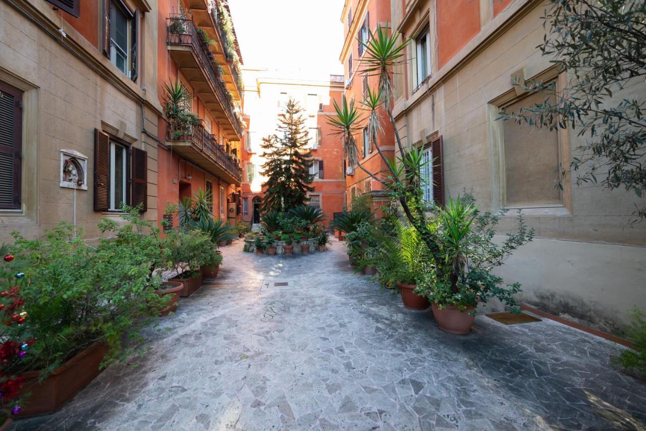 Cento Passi Dal Vaticano Rome Exterior photo
